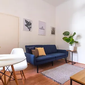  Apartment Very Central 1-br Apt With Patio