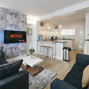 The Monopoly Breeze House - Your Dream Getaway With Wet In The Heart Of , Brighton United Kingdom